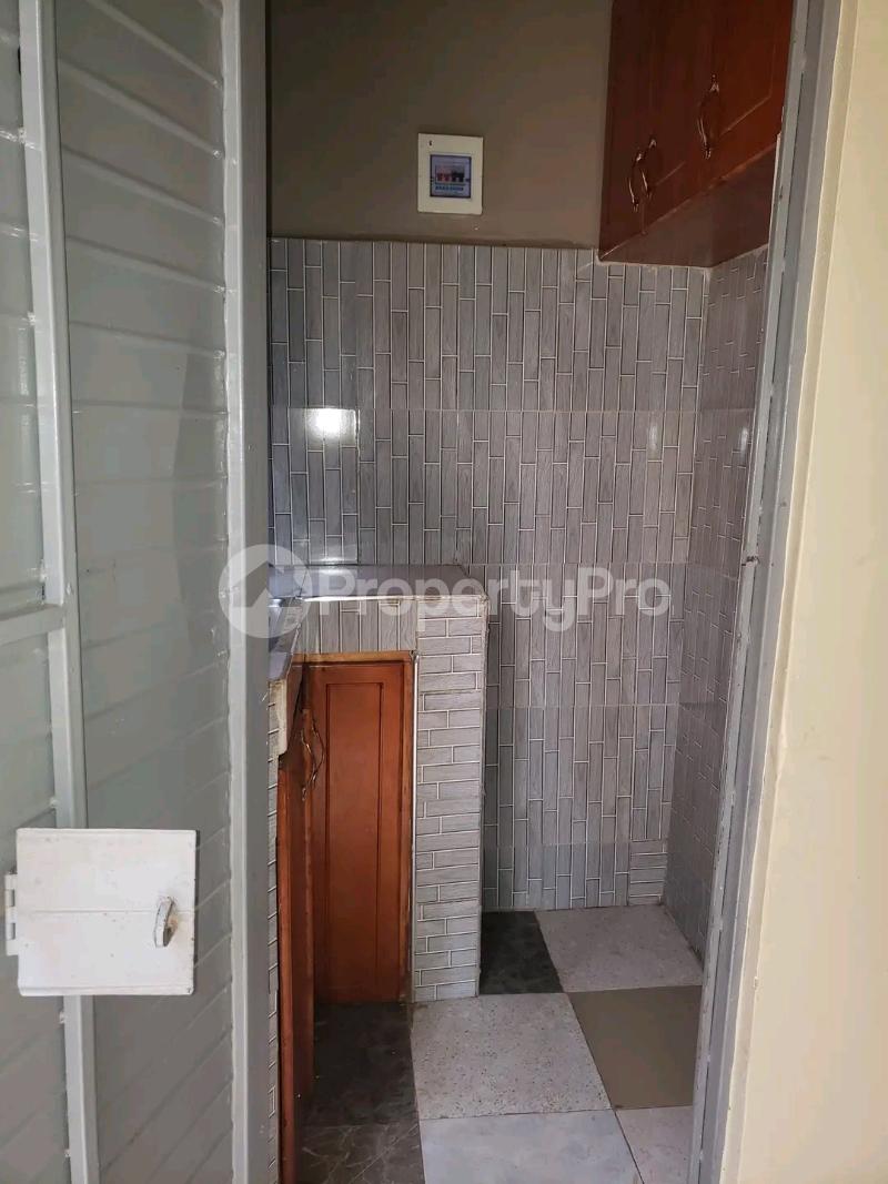 1 bedroom mini flat  Studio Apartment for rent Makindey Boston road  Makindye Kampala Central - 6