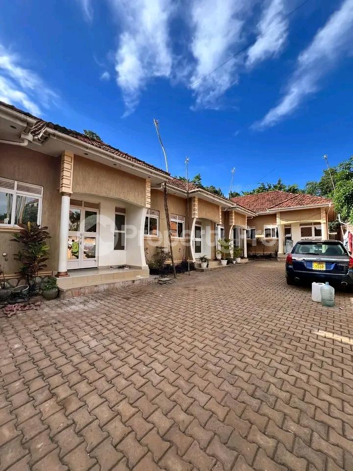 1 bedroom mini flat  Bungalow Apartment for rent Munyonyo gaba road  Kansanga Kampala Central - 0