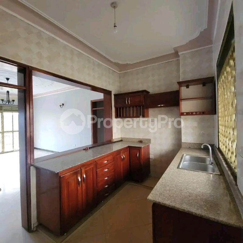 2 bedroom Apartment Block Apartment for rent Makindey luwafu road  Makindye Kampala Central - 3
