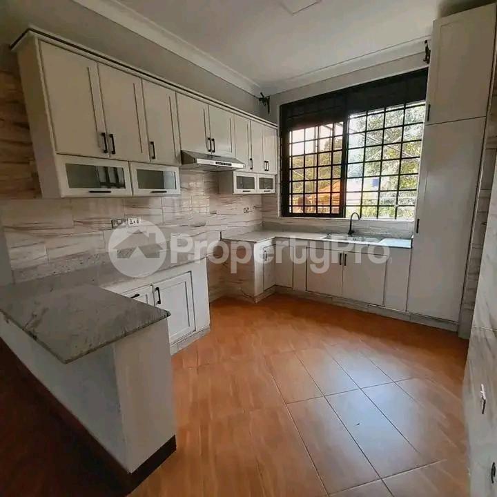 2 bedroom Apartment Block Apartment for rent Munyonyo road  Munyonyo Kampala Central - 4