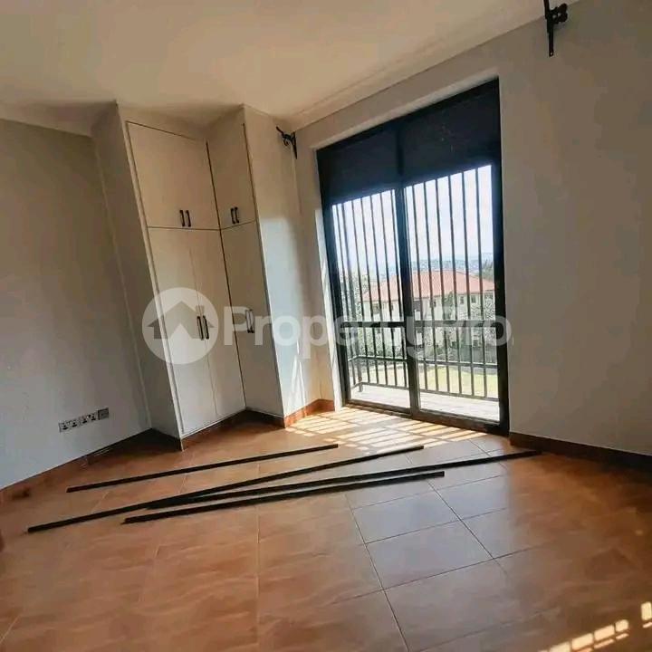 2 bedroom Apartment Block Apartment for rent Munyonyo road  Munyonyo Kampala Central - 3