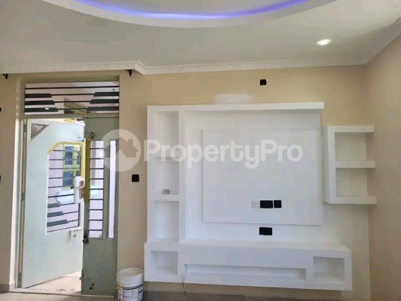 1 bedroom mini flat Townhouses Houses for rent Near st Joseph church