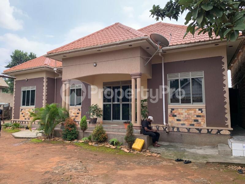 3 bedroom Villa for sale Kawanda bombo road Kawempe Wakiso Central - 0