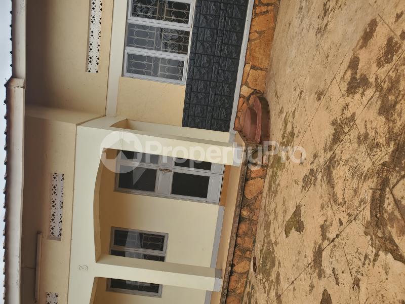 2 bedroom Bungalow Apartment for rent Kisaasi just After the round about..Ddungu zone on the Newly tarmaced road.  Kisaasi Kampala Central - 0