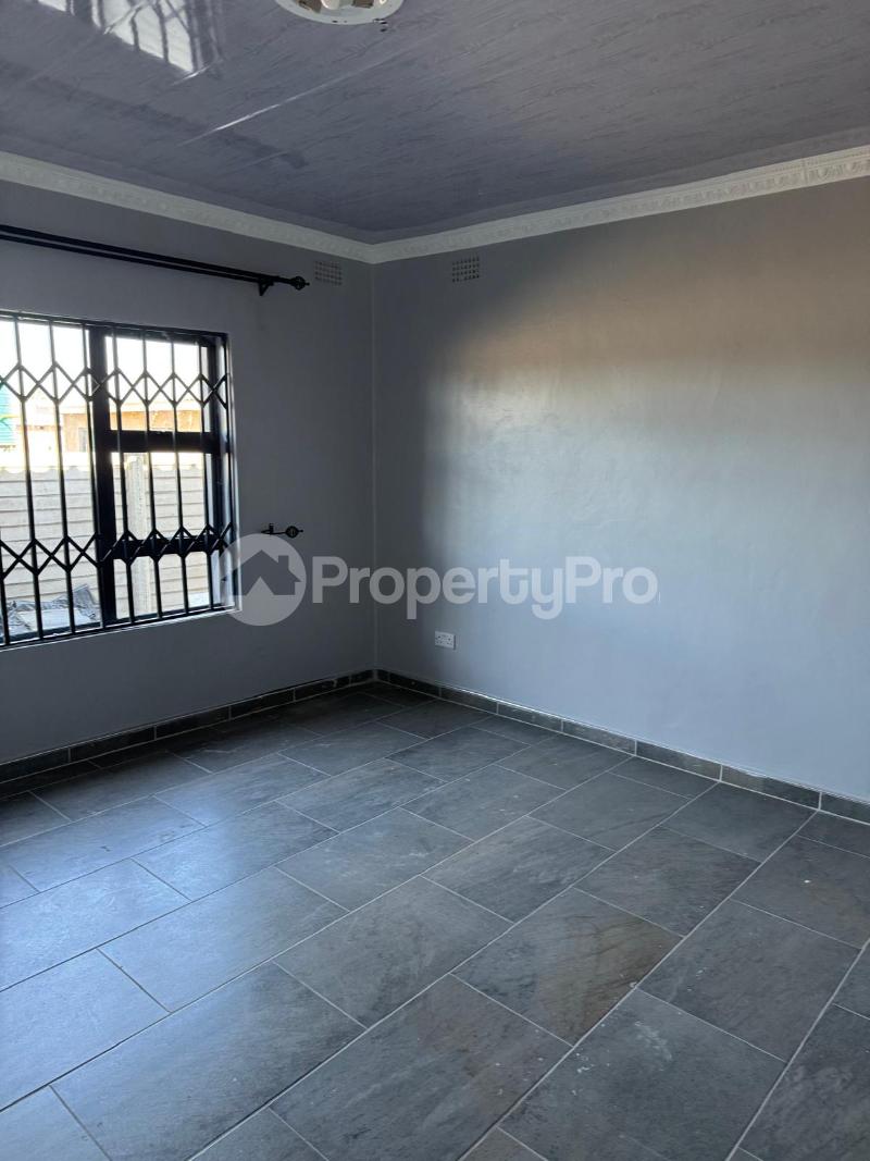 3 bedroom Houses for rent Tshabalala Extension , Bulawayo  Tshabalala Extension Bulawayo High-Density Bulawayo - 8