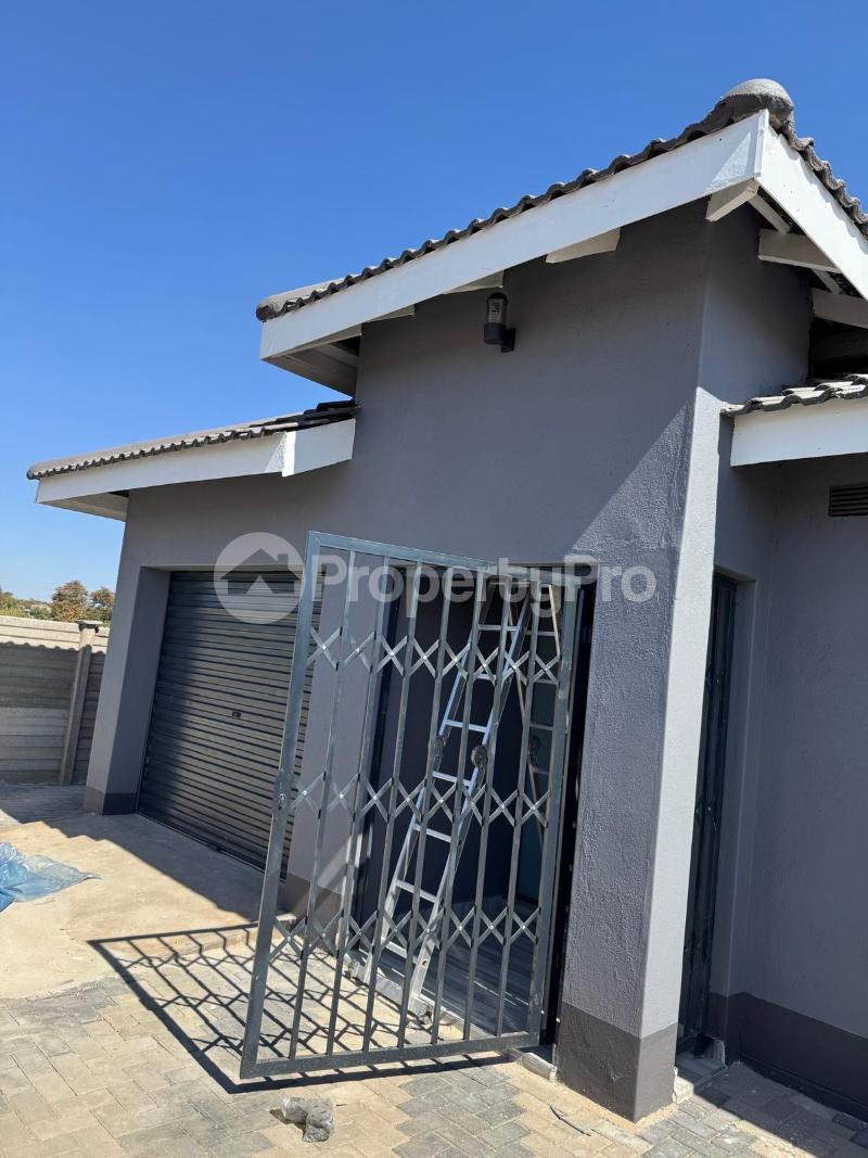 3 bedroom Houses for rent Tshabalala Extension , Bulawayo  Tshabalala Extension Bulawayo High-Density Bulawayo - 1