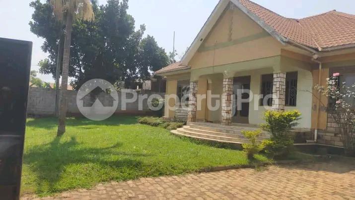 4 bedroom Bungalow Apartment for sale Gayaza wampeewo Kampala Central Kampala Central - 3