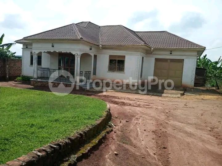 3 bedroom Bungalow Apartment for sale Matunga gombe Kampala Central Kampala Central - 1