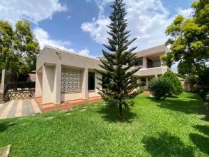 5 bedroom Bungalow Apartment for sale Najjera road  Kampala Central Kampala Central