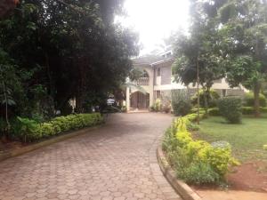 1 bedroom mini flat  Townhouse for rent Runda Nairobi