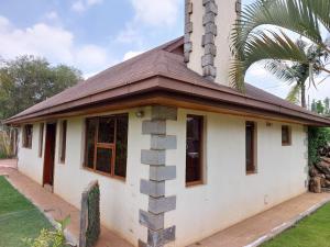 2 bedroom Bungalow Houses for rent Runda Nairobi