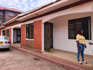 2 bedroom Bungalow Apartment for rent namugongo road Wakiso Central