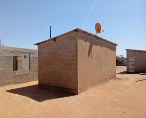 1 bedroom mini flat  Houses for sale Cowdry Park , Near Booster Cowdray Park Bulawayo High-Density Bulawayo