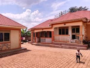 2 bedroom Bungalow Apartment for rent Kira road  Kampala Central Kampala Central