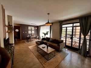 3 bedroom Flat&Apartment for rent Riverside Nairobi