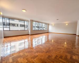 3 bedroom Flat&Apartment for rent Riverside Nairobi