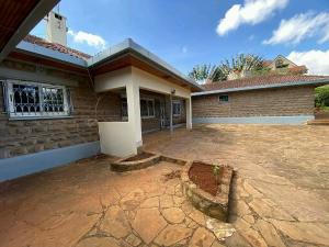 3 bedroom Bungalow Houses for rent Runda Nairobi