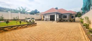 3 bedroom Bungalow Apartment for sale Buwatte. Kira Wakiso Central