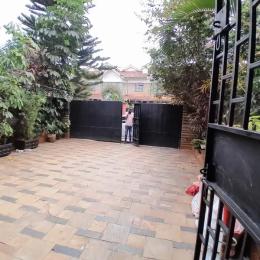 3 bedroom Flat&Apartment for rent Langata Nairobi