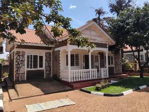 3 bedroom Bungalow Apartment for rent Najjera road Kisaasi Kampala Central