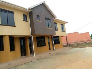 3 bedroom Apartment Block Apartment for rent nsasa road Kira Wakiso Central