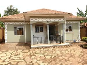 3 bedroom Bungalow Apartment for rent Kira road  Kampala Central Kampala Central