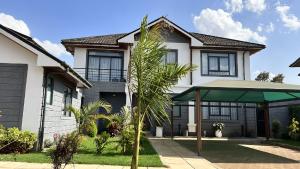 4 bedroom Flat&Apartment for sale Runda Nairobi