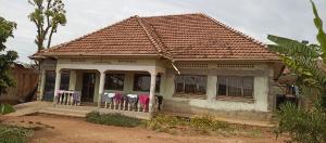 4 bedroom Bungalow Apartment for sale Kyambogo road  Kampala Central Kampala Central