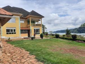 4 bedroom Bungalow Apartment for rent Jinja Njeru Jinja Eastern