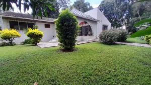4 bedroom Bungalow Houses for rent Runda Nairobi
