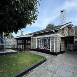 4 bedroom Bungalow Houses for rent South C Nairobi