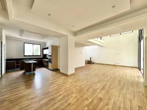 4 bedroom Flat&Apartment for rent Riverside Westlands Nairobi