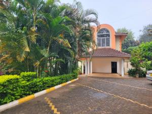 4 bedroom Townhouses Houses for rent Thigiri Thigiri Nairobi
