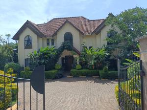 4 bedroom Houses for rent Runda Nairobi