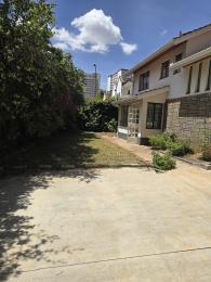2 bedroom Bungalow Houses for rent Yaya centre Kilimani Nairobi