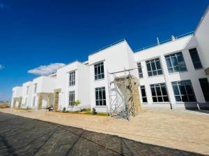 5 bedroom Flat&Apartment for sale Syokimau Nairobi