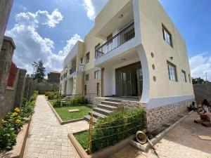 4 bedroom Apartment Block Apartment for rent Kira road  Kira Wakiso Central