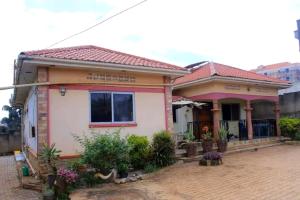 4 bedroom Bungalow Apartment for sale Kira road  Kampala Central Kampala Central