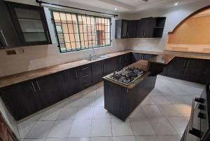 4 bedroom Bungalow Houses for rent South C Nairobi