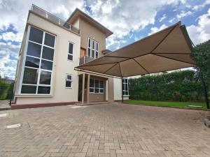 5 bedroom Houses for rent Runda Nairobi