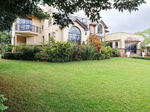 5 bedroom Houses for rent Runda Nairobi