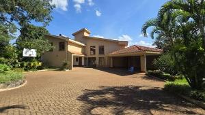 5 bedroom Houses for rent Runda Nairobi