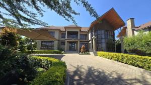 5 bedroom Townhouse for rent Runda Nairobi