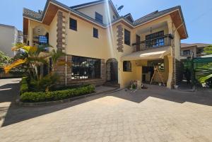 5 bedroom Townhouse for rent Lavington Nairobi