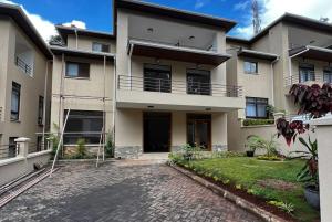 5 bedroom Townhouse for rent Lavington Nairobi