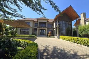 5 bedroom Townhouse for rent Runda Nairobi