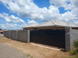 5 bedroom Houses for sale Hopelyn Suburb , Bulawayo Mahatshula Bulawayo North Bulawayo