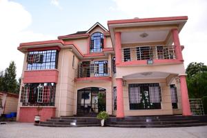 6 bedroom Houses for sale Thome Nairobi