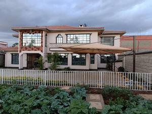 6 bedroom Flat&Apartment for sale Kisaju Kitengela