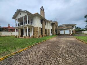 6 bedroom Houses for sale Karen Nairobi